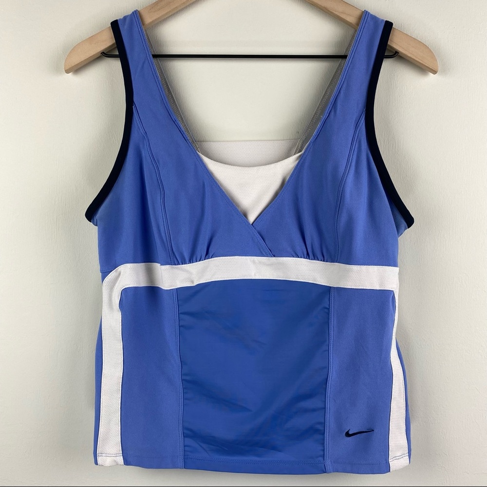Nike Dri Fit Built in Bra VNeck Cropped Tank Top L